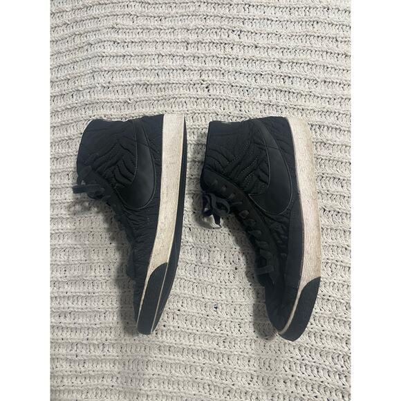 Nike Blazer Mid Premium SE Quilted Sneakers Womens US 11 EU 43 Black 857664 001 - Picture 5 of 11